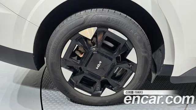 Kia Carnival 2024 thumb 5