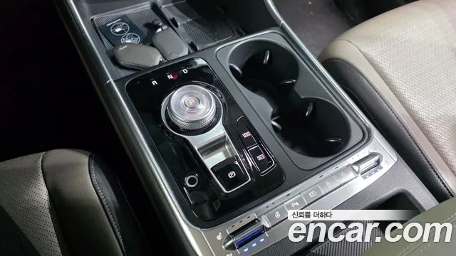 Kia Carnival 2024 thumb 9