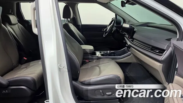 Kia Carnival 2024 thumb 11