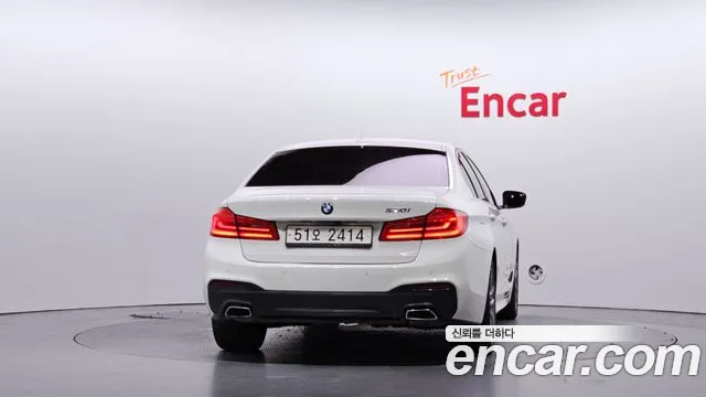 BMW 5-Series 2017 thumb 4