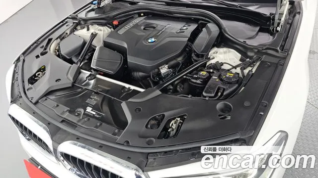 BMW 5-Series 2017 thumb 6