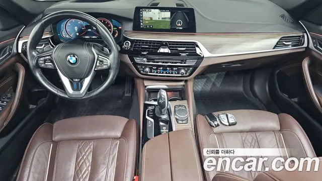 BMW 5-Series 2017 thumb 7