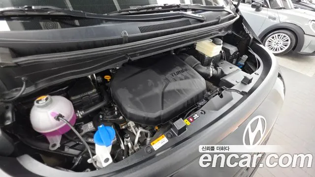 Hyundai Staria 2025 thumb 6