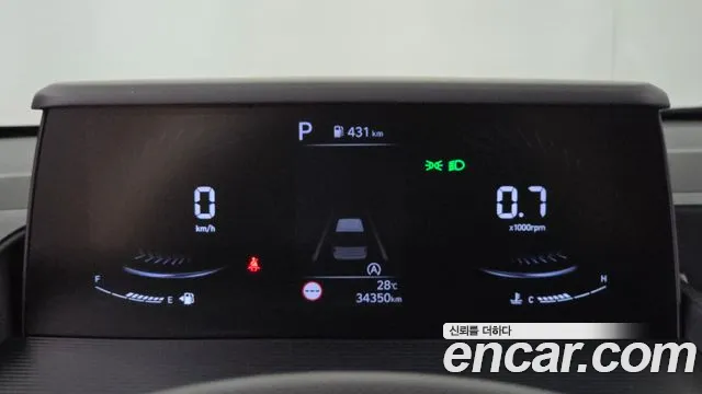 Hyundai Staria 2025 thumb 8