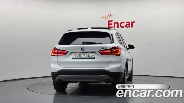 BMW X1 2016 thumb 4