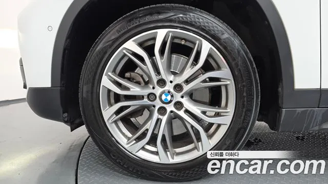 BMW X1 2016 thumb 5