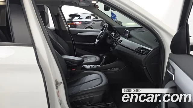 BMW X1 2016 thumb 11