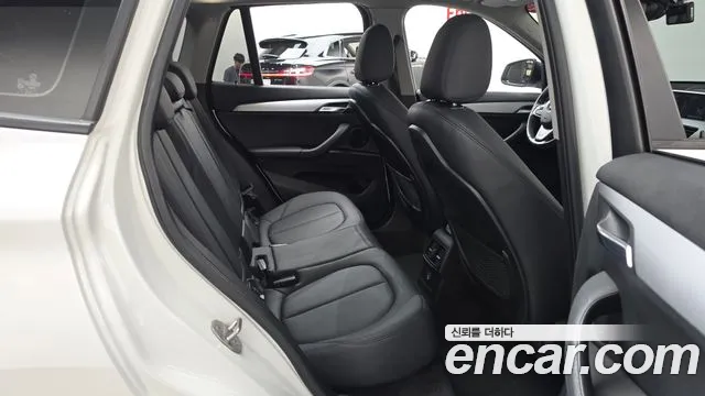 BMW X1 2016 thumb 12