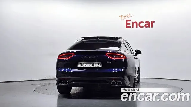 Kia Stinger 2018 thumb 4