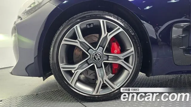Kia Stinger 2018 thumb 5