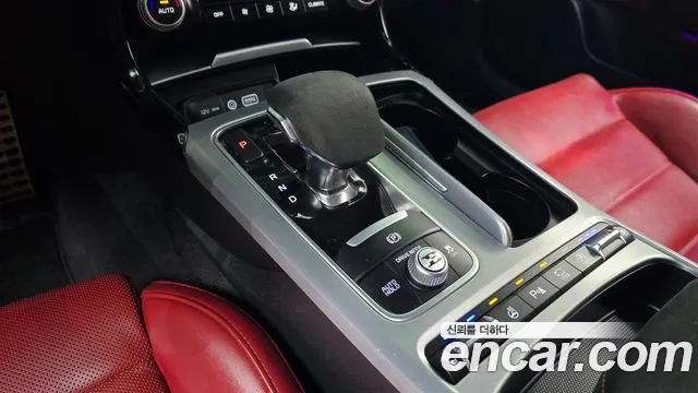 Kia Stinger 2018 thumb 9