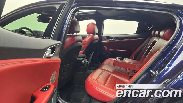 Kia Stinger 2018 thumb 12