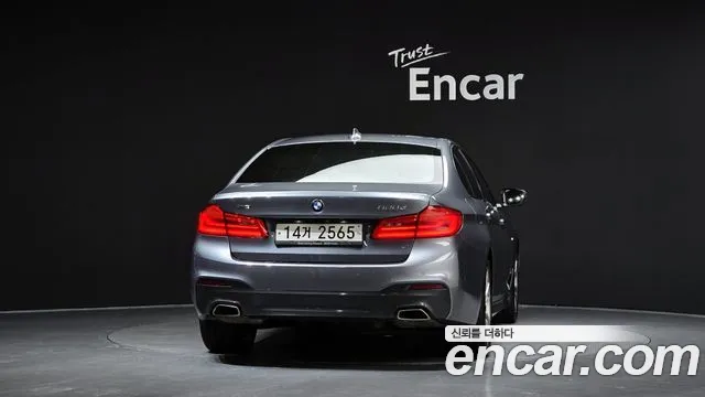 BMW 5-Series 2017 thumb 4