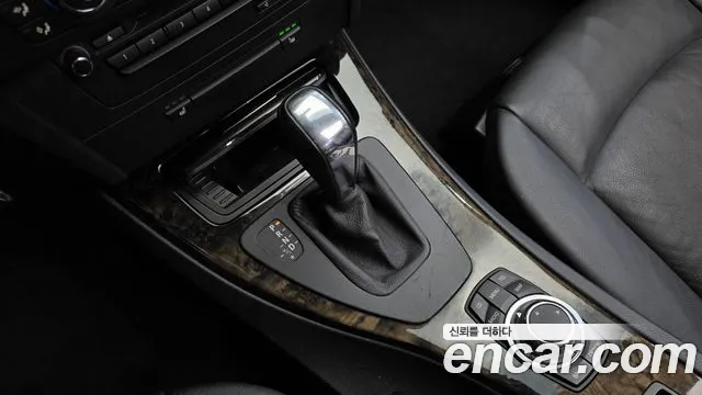 BMW 3-Series 2009 thumb 9