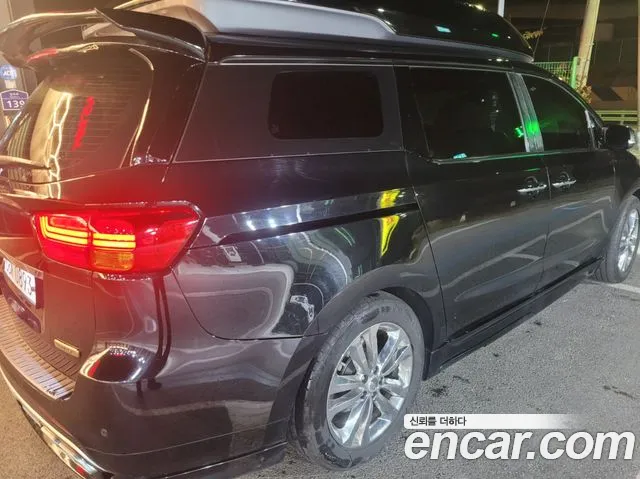 Kia Carnival 2015 thumb 4