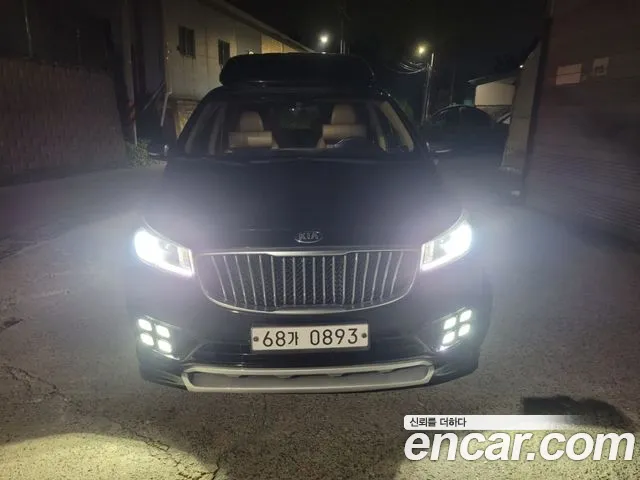 Kia Carnival 2015 thumb 12