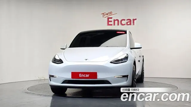 Tesla Model Y 2021 thumb 2
