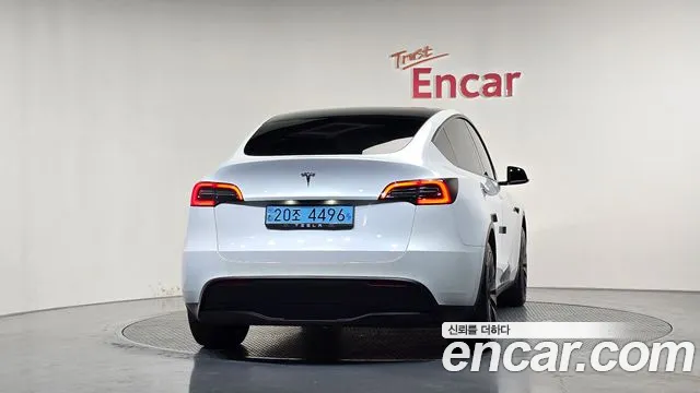 Tesla Model Y 2021 thumb 3