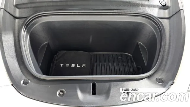Tesla Model Y 2021 thumb 5