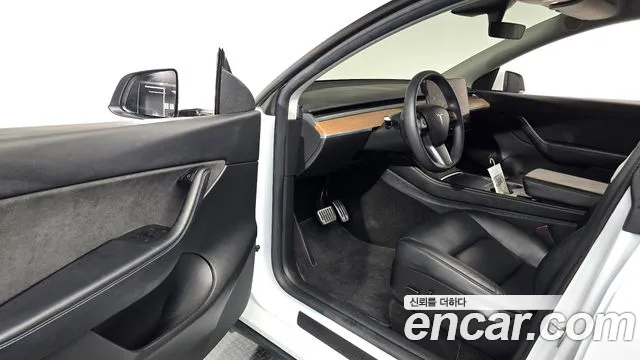 Tesla Model Y 2021 thumb 9