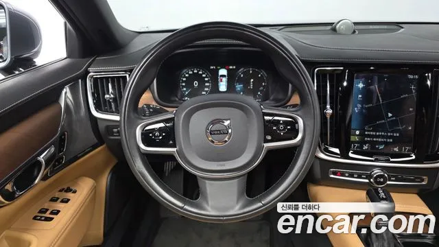 Volvo S90 2017 thumb 12