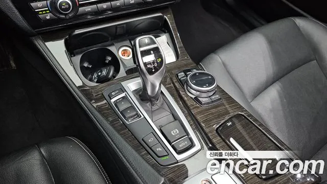 BMW 5-Series 2014 thumb 9
