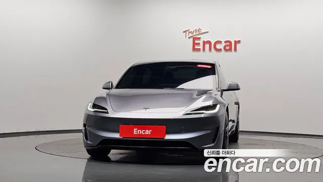 Tesla Model 3 2026 thumb 2