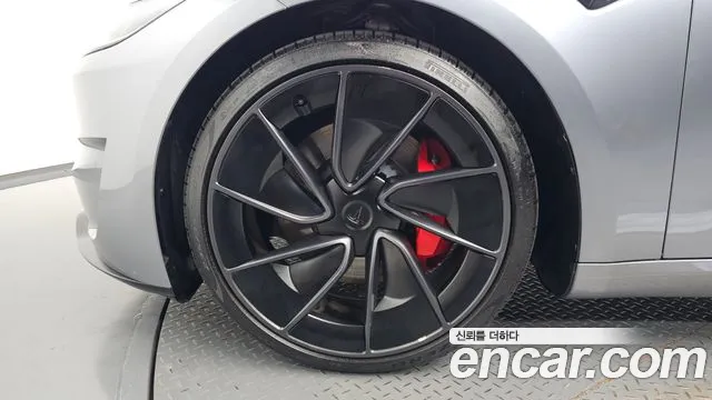 Tesla Model 3 2026 thumb 4
