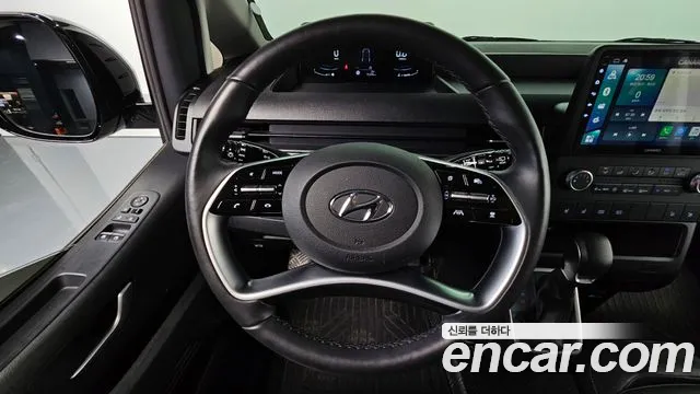 Hyundai Staria 2023 thumb 11