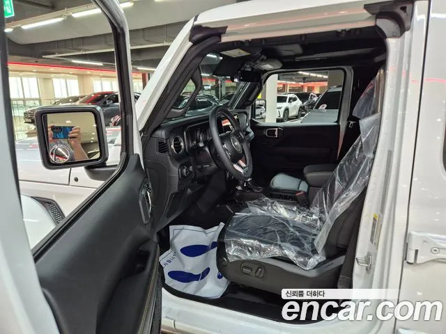 Jeep Wrangler 2025 thumb 8