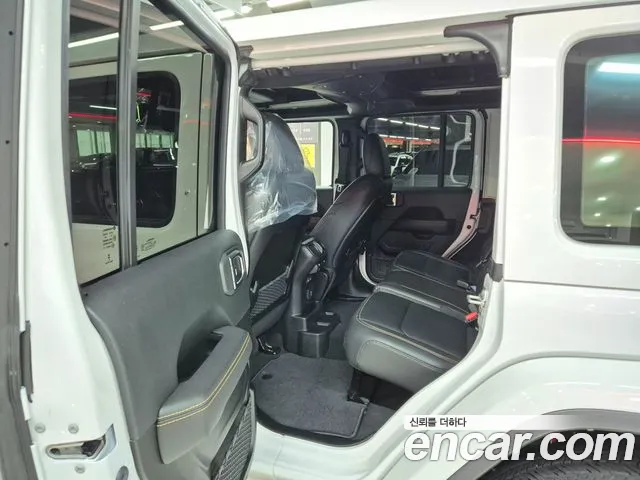 Jeep Wrangler 2025 thumb 9