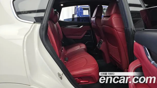 Maserati Levante 2020 thumb 12