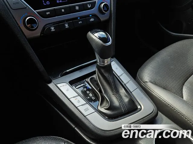 Hyundai Avante 2016 thumb 9