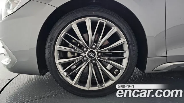 Hyundai Grandeur 2017 thumb 4