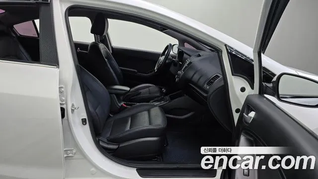 Kia K3 2014 thumb 11