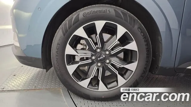 Kia Carnival 2022 thumb 5