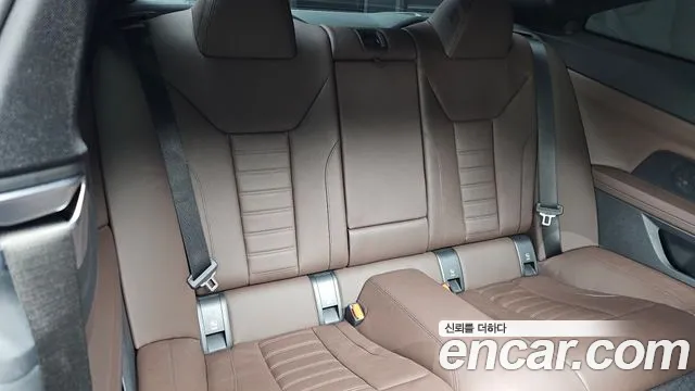 BMW 4-Series 2022 thumb 10
