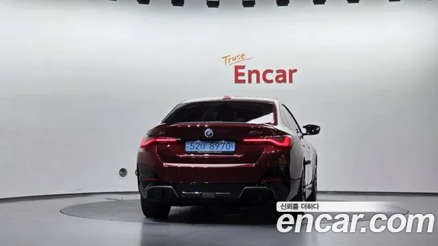BMW i4 2022 thumb 4