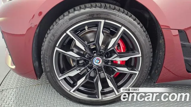 BMW i4 2022 thumb 5
