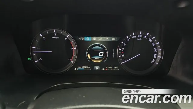 KG_Mobility_Ssangyong Rexton 2018 thumb 8