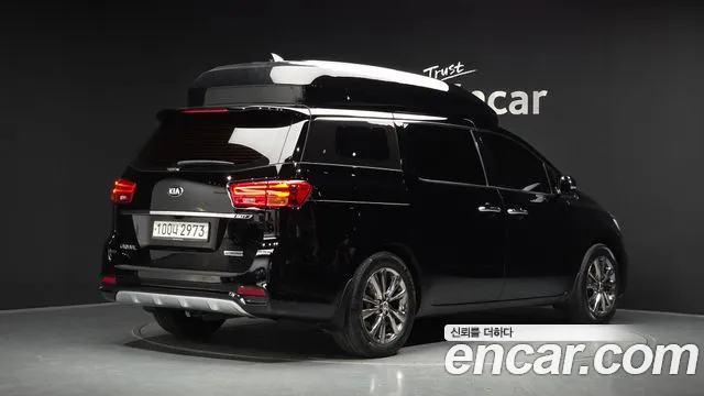 Kia Carnival 2019 thumb 2