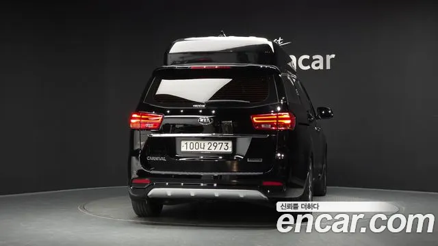 Kia Carnival 2019 thumb 4