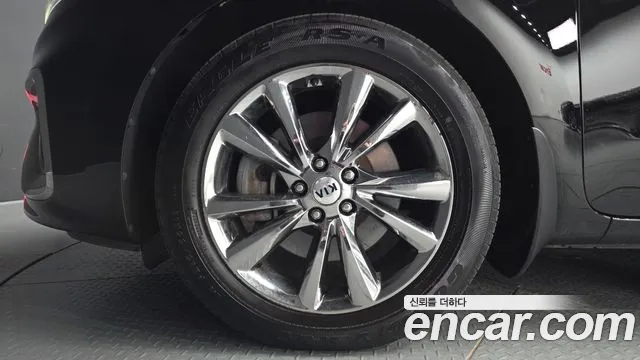 Kia Carnival 2019 thumb 5