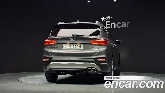 Hyundai Santa Fe 2018 thumb 4