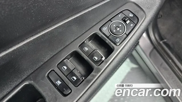 Hyundai Santa Fe 2018 thumb 11