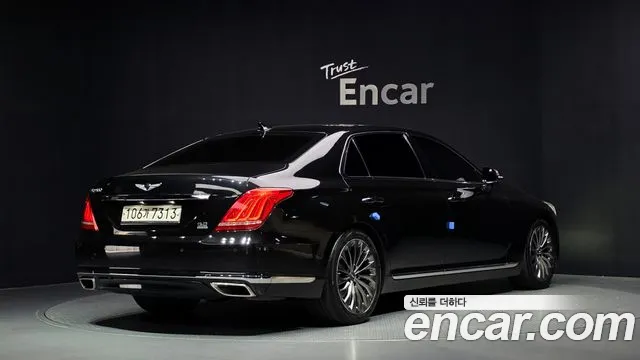 Genesis G90 2018 thumb 2