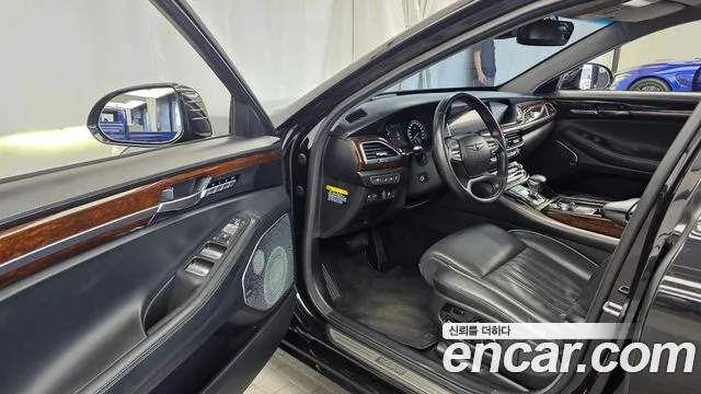 Genesis G90 2018 thumb 10