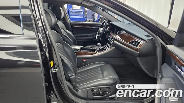 Genesis G90 2018 thumb 11