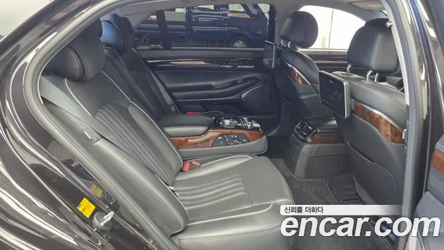 Genesis G90 2018 thumb 12