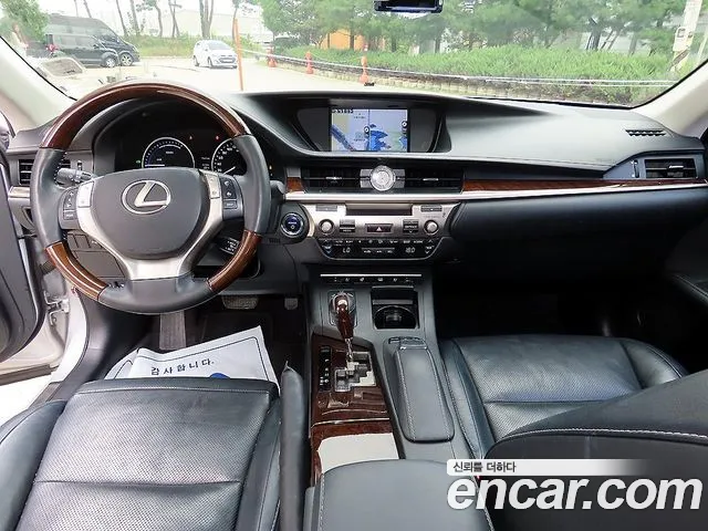 Lexus ES 2014 thumb 7